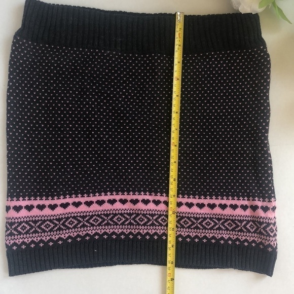 It’s Our Time Knit Mini Skirt Size Medium - Picture 5 of 7